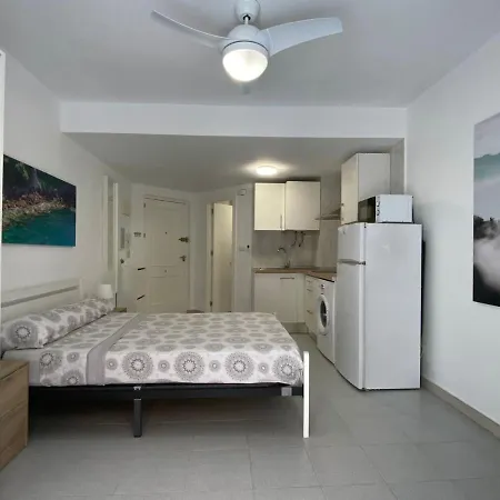 Estudio De 23 M² En Torrevieja, Con 1 Baño Privado. Apartamento