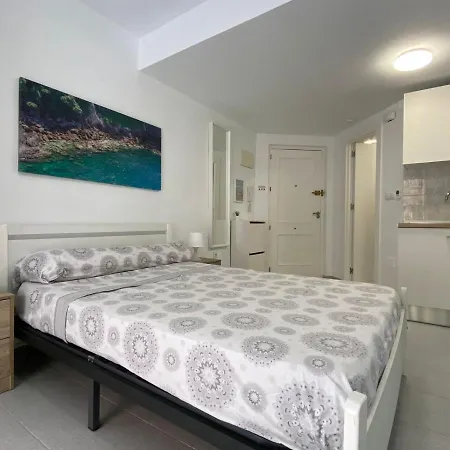 Apartamento Estudio De 23 M² En Torrevieja, Con 1 Baño Privado. Torrevieja
