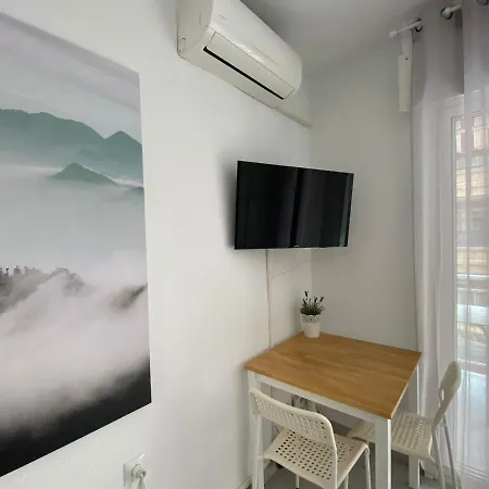 Apartamento Estudio De 23 M² En Torrevieja, Con 1 Baño Privado. Torrevieja