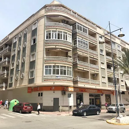 Estudio De 23 M² En Torrevieja, Con 1 Baño Privado. * Torrevieja
